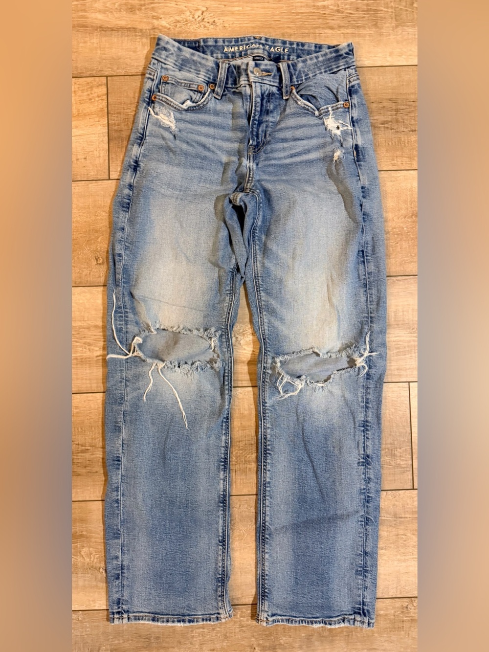 American Eagle Outfitters Women's Blue Distressed Straight Jeans Size 4
